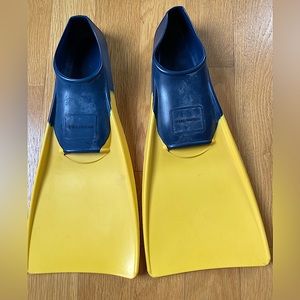 US Diver fins adult shoe size 7-8